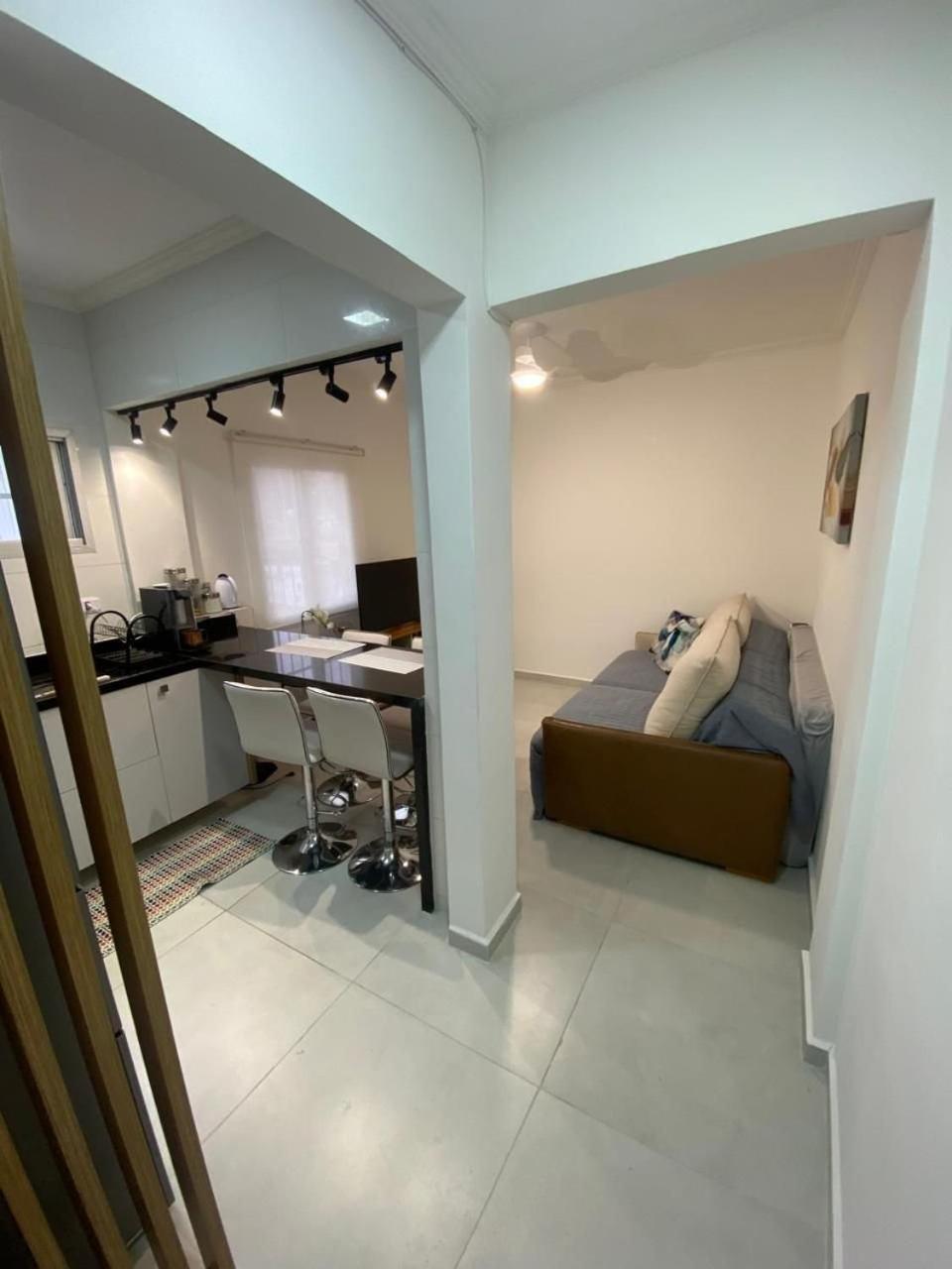 Canto Forte- Suite C/Varanda - Ate 5 Hospedes- Garagem - Wi Fi E 200 Metros Da Praia, 50 Metros Da Av Gastronomica Da Pg Praia Grande  Buitenkant foto