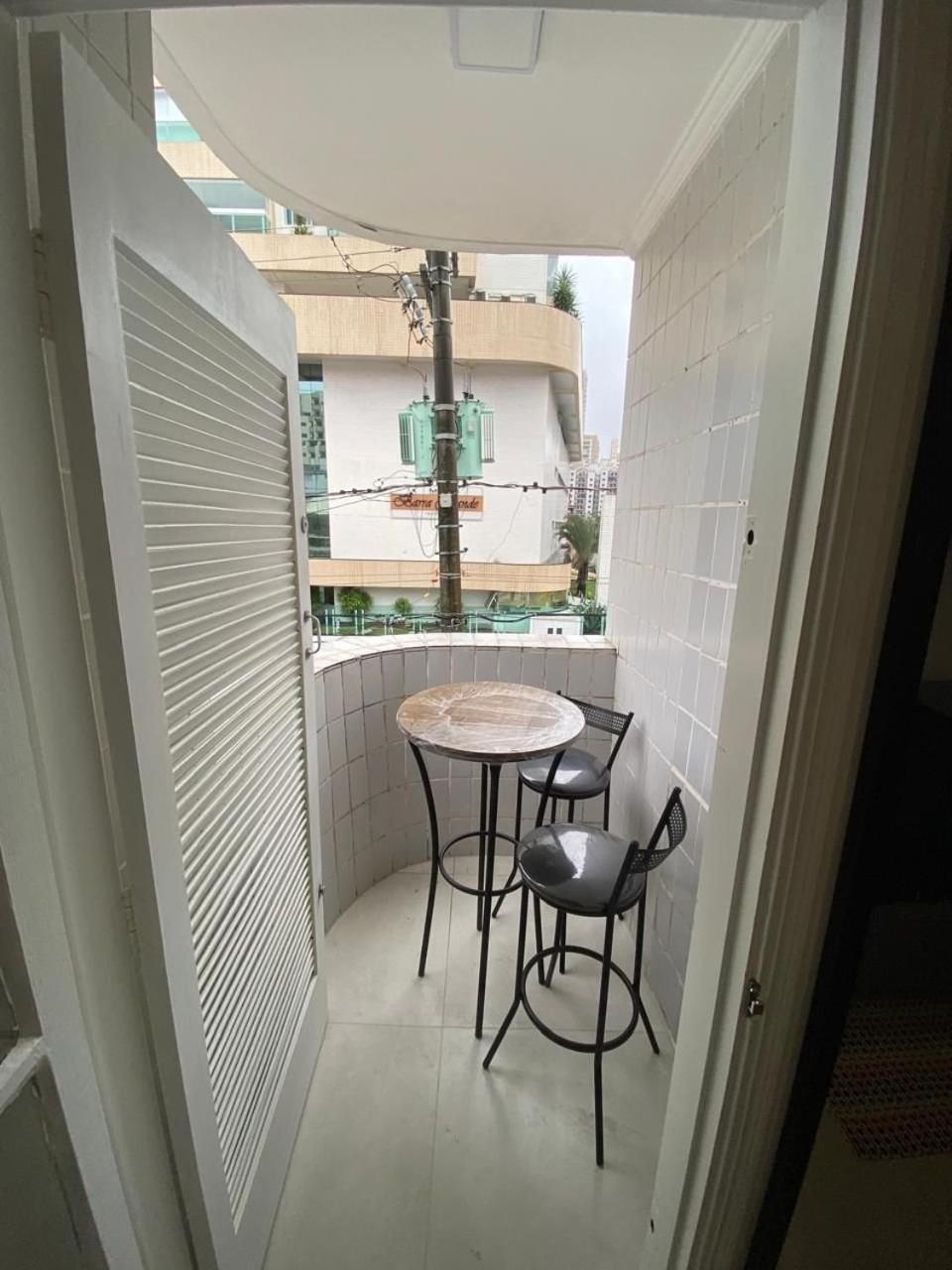 Canto Forte- Suite C/Varanda - Ate 5 Hospedes- Garagem - Wi Fi E 200 Metros Da Praia, 50 Metros Da Av Gastronomica Da Pg Praia Grande  Buitenkant foto