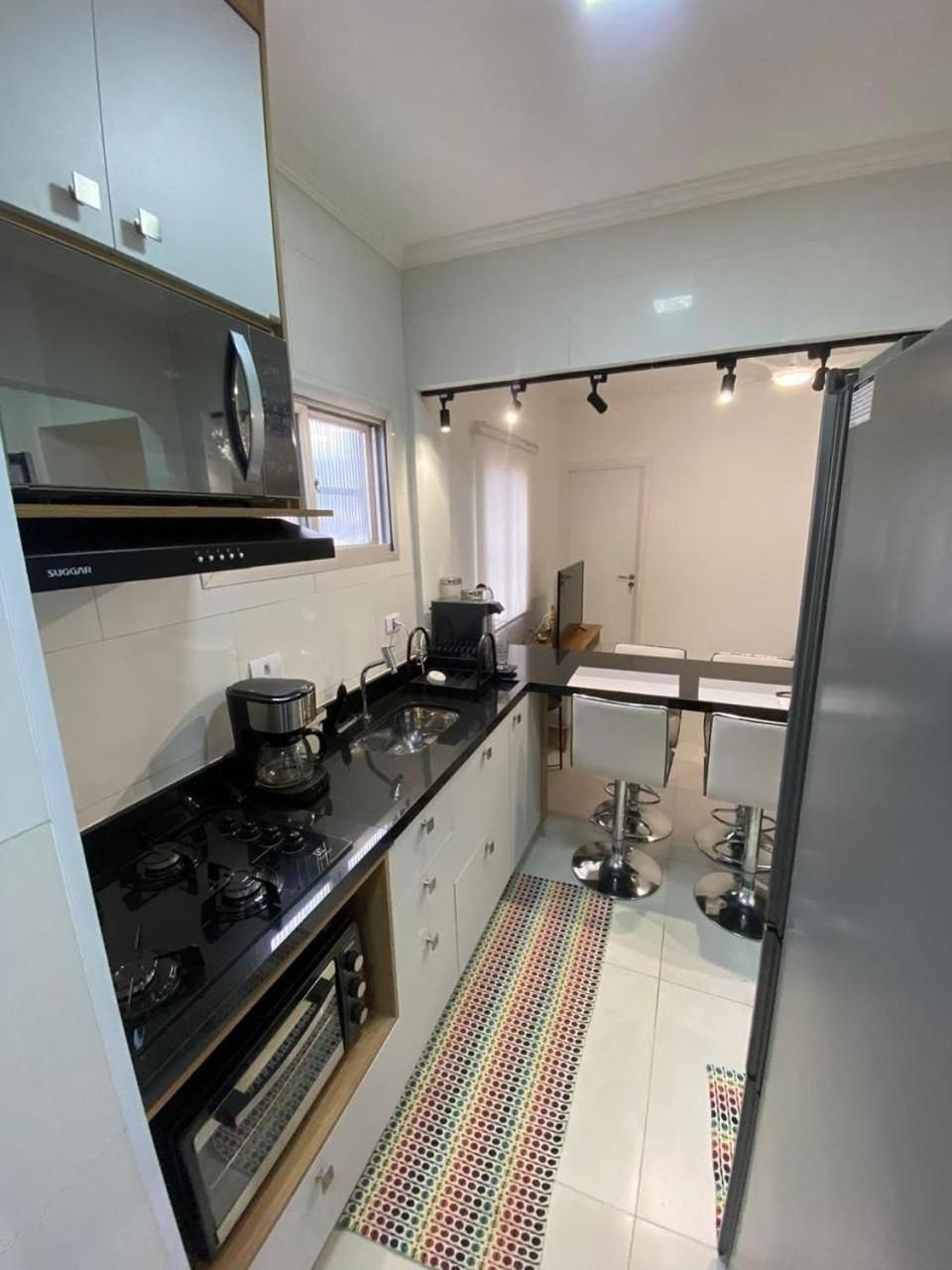 Canto Forte- Suite C/Varanda - Ate 5 Hospedes- Garagem - Wi Fi E 200 Metros Da Praia, 50 Metros Da Av Gastronomica Da Pg Praia Grande  Buitenkant foto