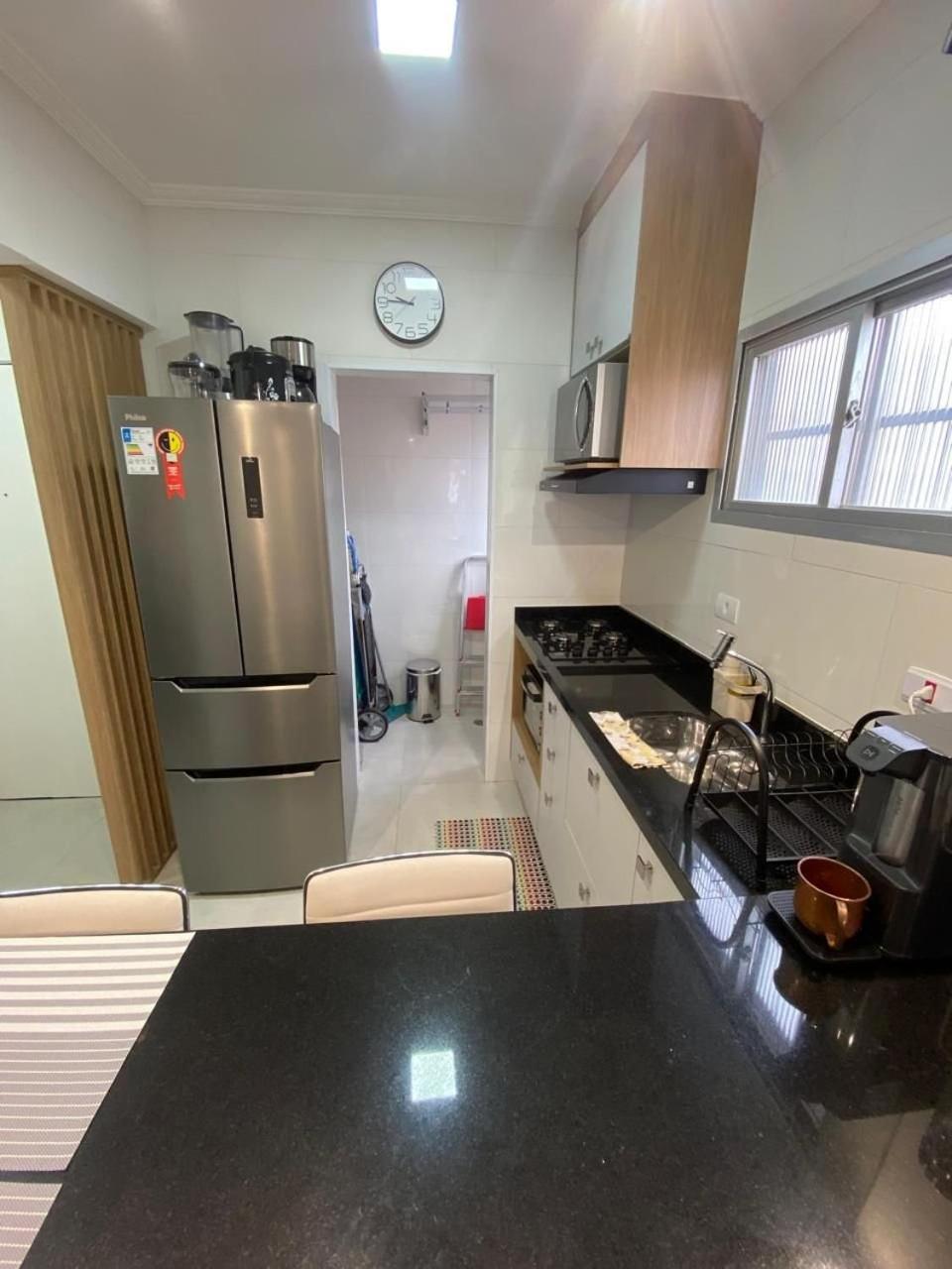 Canto Forte- Suite C/Varanda - Ate 5 Hospedes- Garagem - Wi Fi E 200 Metros Da Praia, 50 Metros Da Av Gastronomica Da Pg Praia Grande  Buitenkant foto