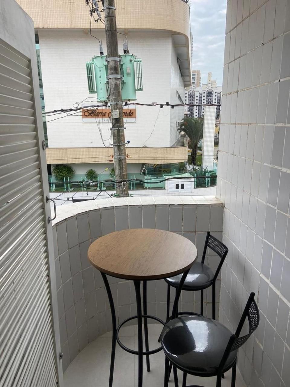Canto Forte- Suite C/Varanda - Ate 5 Hospedes- Garagem - Wi Fi E 200 Metros Da Praia, 50 Metros Da Av Gastronomica Da Pg Praia Grande  Buitenkant foto