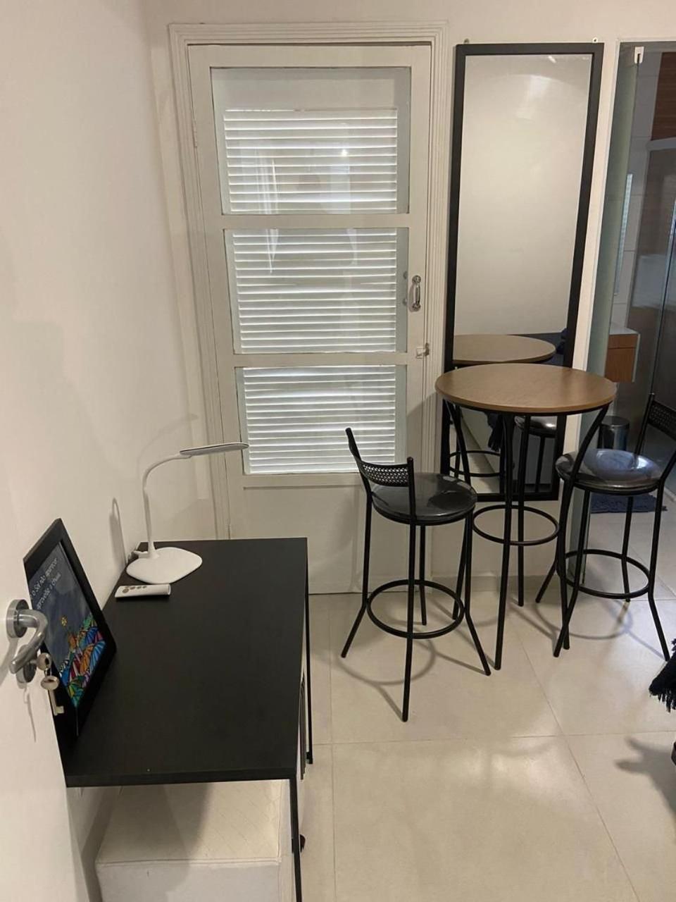 Canto Forte- Suite C/Varanda - Ate 5 Hospedes- Garagem - Wi Fi E 200 Metros Da Praia, 50 Metros Da Av Gastronomica Da Pg Praia Grande  Buitenkant foto