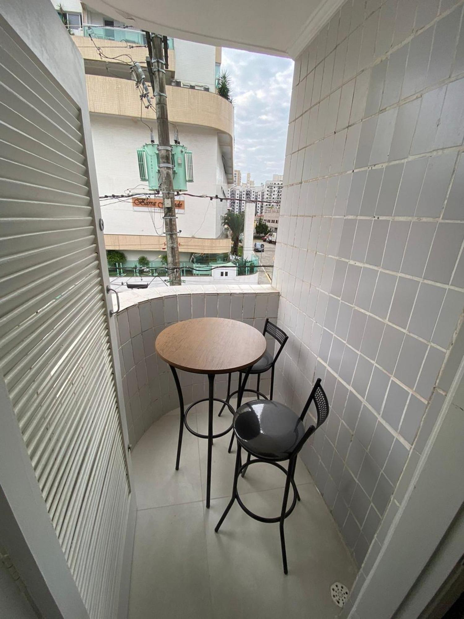 Canto Forte- Suite C/Varanda - Ate 5 Hospedes- Garagem - Wi Fi E 200 Metros Da Praia, 50 Metros Da Av Gastronomica Da Pg Praia Grande  Buitenkant foto