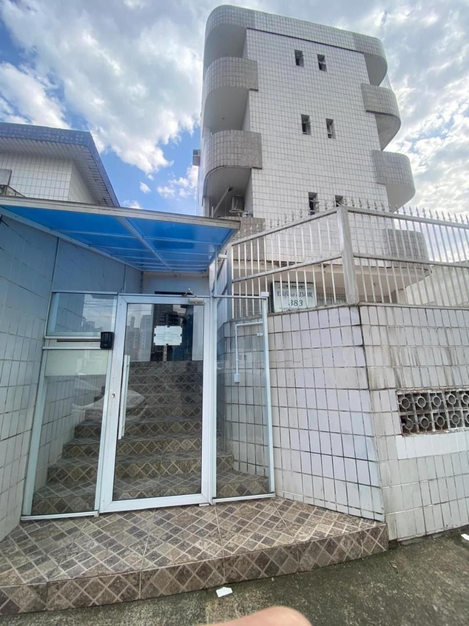 Canto Forte- Suite C/Varanda - Ate 5 Hospedes- Garagem - Wi Fi E 200 Metros Da Praia, 50 Metros Da Av Gastronomica Da Pg Praia Grande  Buitenkant foto