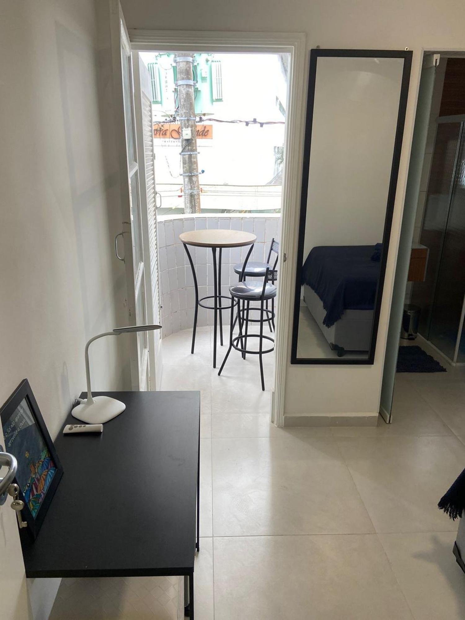 Canto Forte- Suite C/Varanda - Ate 5 Hospedes- Garagem - Wi Fi E 200 Metros Da Praia, 50 Metros Da Av Gastronomica Da Pg Praia Grande  Buitenkant foto