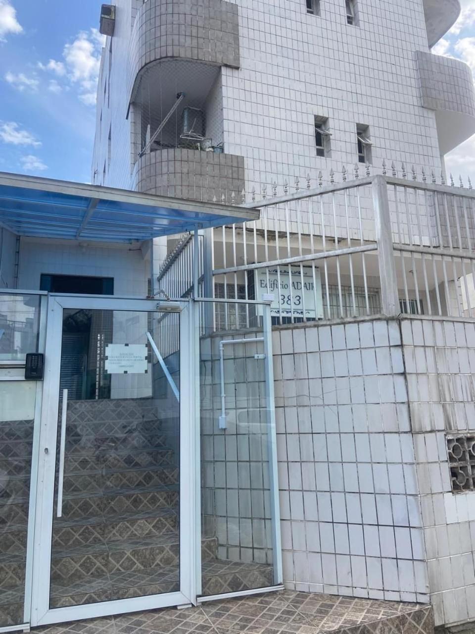 Canto Forte- Suite C/Varanda - Ate 5 Hospedes- Garagem - Wi Fi E 200 Metros Da Praia, 50 Metros Da Av Gastronomica Da Pg Praia Grande  Buitenkant foto